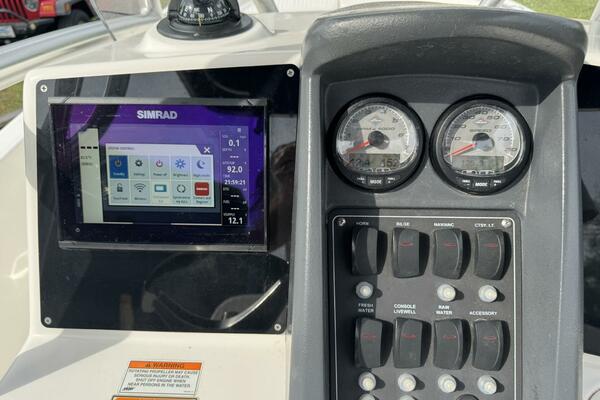 23ft Boston Whaler Yacht For Sale