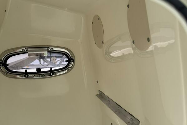 23ft Boston Whaler Yacht For Sale