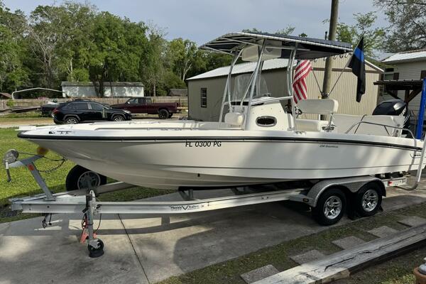 23ft Boston Whaler Yacht For Sale