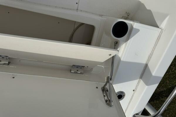 23ft Boston Whaler Yacht For Sale