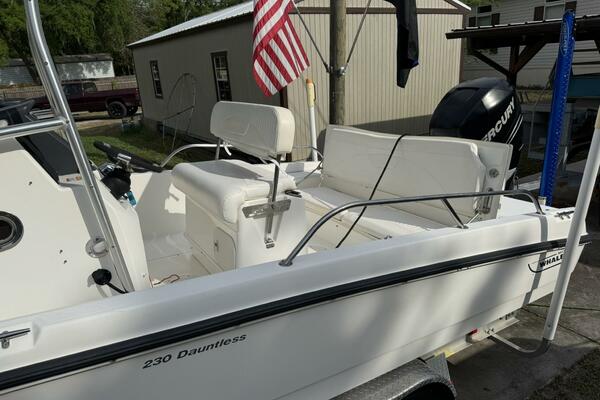 23ft Boston Whaler Yacht For Sale