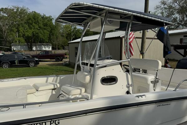 23ft Boston Whaler Yacht For Sale