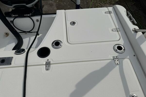 23ft Boston Whaler Yacht For Sale