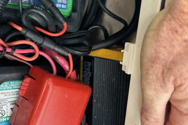 23ft Boston Whaler Yacht For Sale