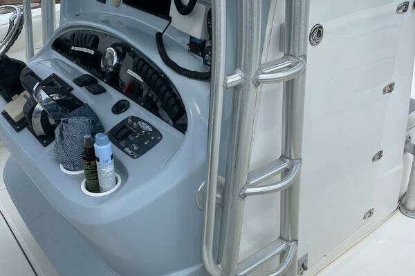 Photo of the 2005 Boston Whaler 320 Outrage