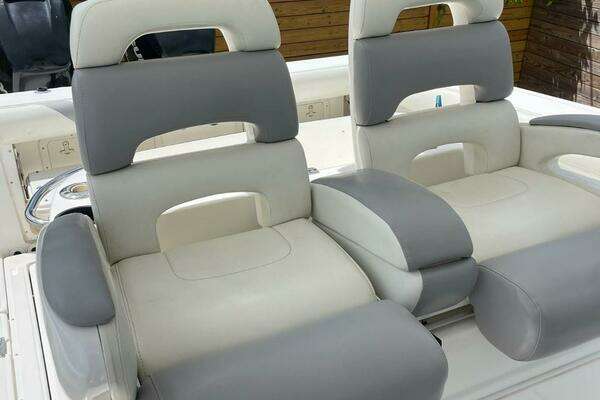 Photo of the 2005 Boston Whaler 320 Outrage