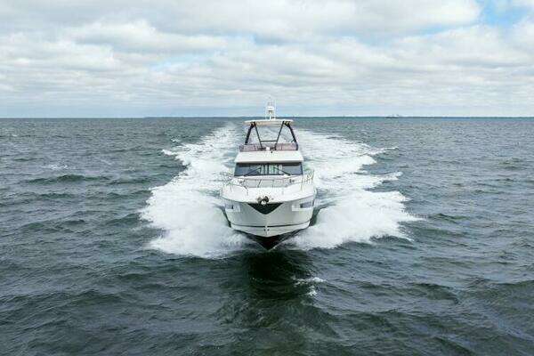 Prestige 460 Flybridge Yacht For Sale