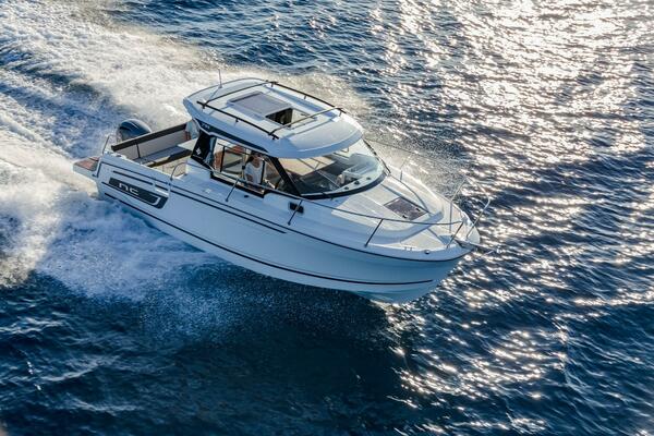 Photo of the 2025 Jeanneau NC795 S2