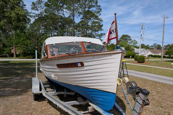 3 Srstarboardbowwithburgee