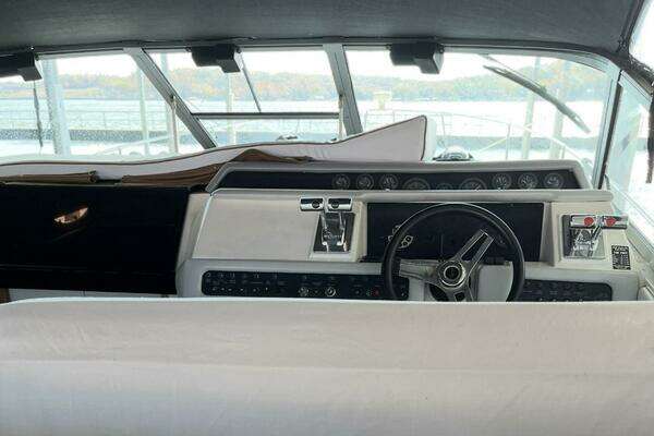 Photo of the 1994 Sea Ray 330 Express Cruiser "HoSho's"