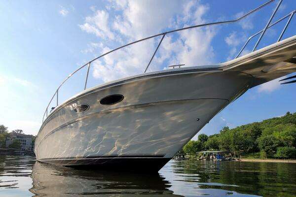 Photo of the 1994 Sea Ray 330 Express Cruiser "HoSho's"