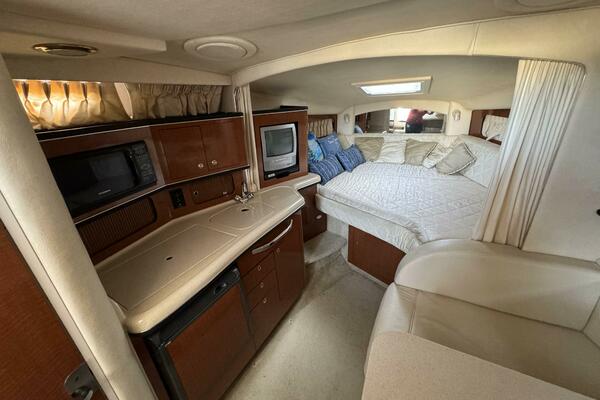30ft Sea Ray Yacht For Sale