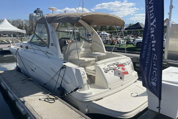 30ft Sea Ray Yacht For Sale