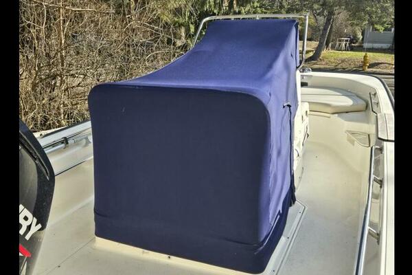 17ft Boston Whaler Yacht For Sale