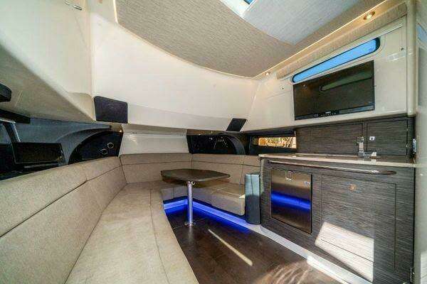 Boston Whaler 42 Outrage Yacht For Sale