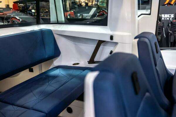 Cross Cabin 29ft Axopar Yacht For Sale