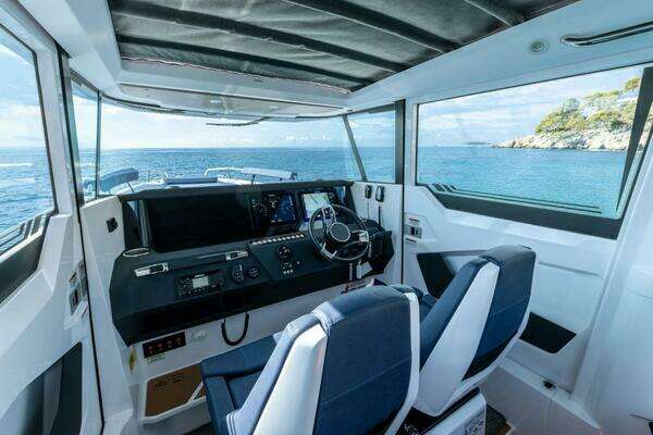 Cross Cabin 29ft Axopar Yacht For Sale