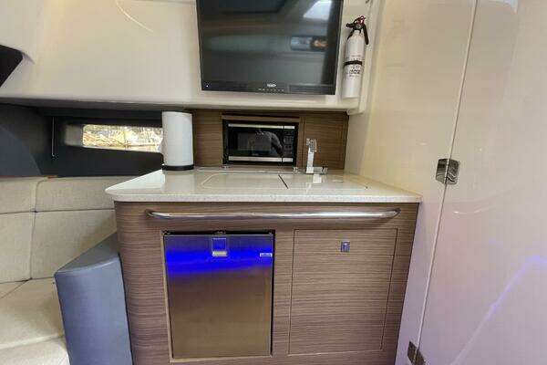 2017 Boston Whaler 42