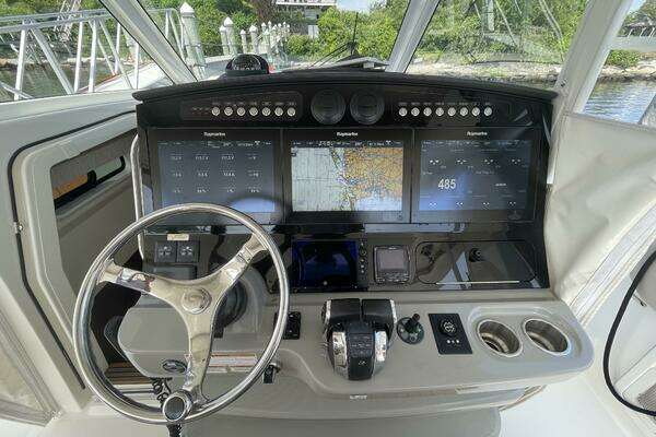 2017 Boston Whaler 42