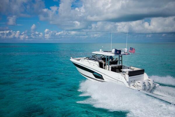 Photo of the 2024 Jeanneau Leader 12.5 WA