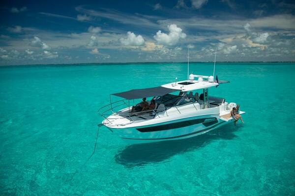 Photo of the 2024 Jeanneau Leader 12.5 WA