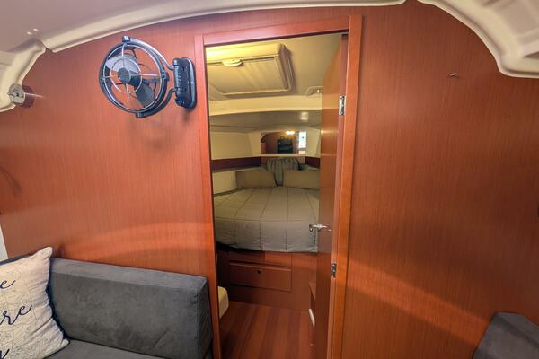 Knot A Clew 37ft Beneteau Yacht For Sale Knot A Clew 37ft Beneteau Yacht For Sale