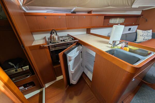 Knot A Clew 37ft Beneteau Yacht For Sale Knot A Clew 37ft Beneteau Yacht For Sale