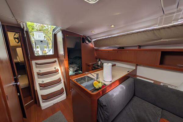 Knot A Clew 37ft Beneteau Yacht For Sale Knot A Clew 37ft Beneteau Yacht For Sale