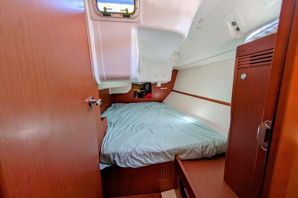 Knot A Clew 37ft Beneteau Yacht For Sale Knot A Clew 37ft Beneteau Yacht For Sale