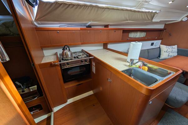 Knot A Clew 37ft Beneteau Yacht For Sale Knot A Clew 37ft Beneteau Yacht For Sale