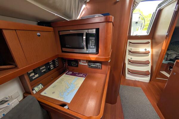 Knot A Clew 37ft Beneteau Yacht For Sale Knot A Clew 37ft Beneteau Yacht For Sale