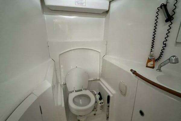 Photo of the 2001 Beneteau 411 "PUA"