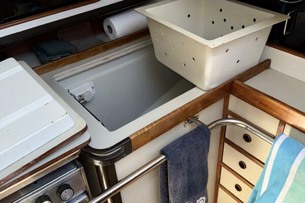 37ft C amp C Yacht For Sale