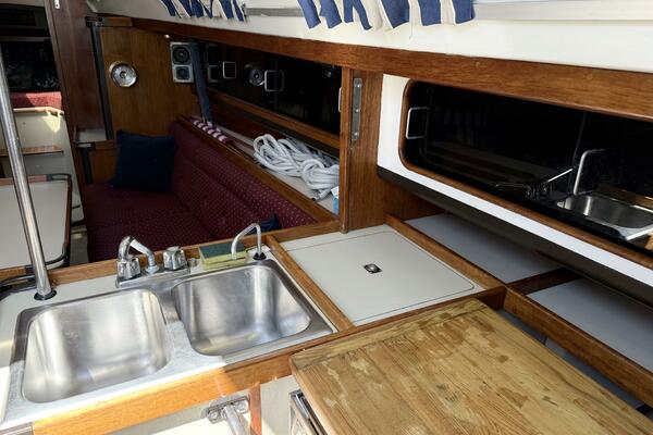 37ft C amp C Yacht For Sale