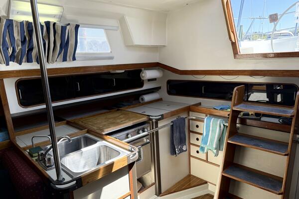 37ft C amp C Yacht For Sale