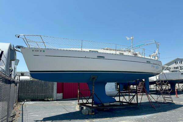 Photo of the 2000 Beneteau 331