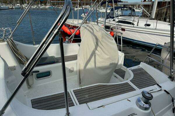 Photo of the 2000 Beneteau 331