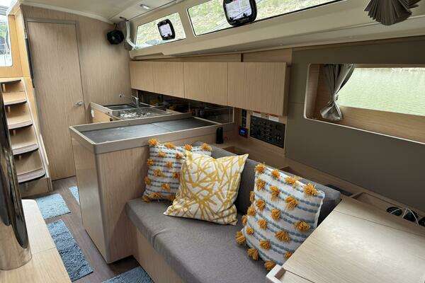 Beneteau Oceanis Yacht For Sale