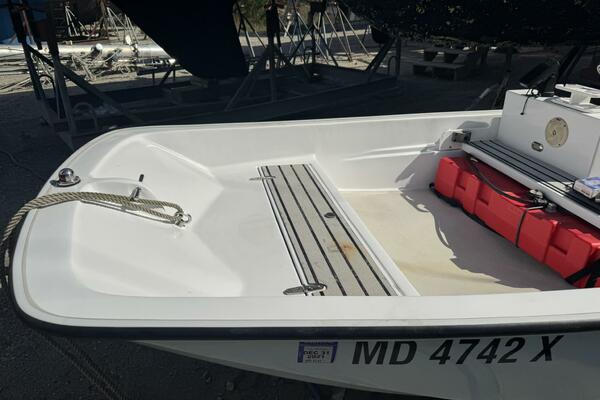 13ft Boston Whaler Yacht For Sale