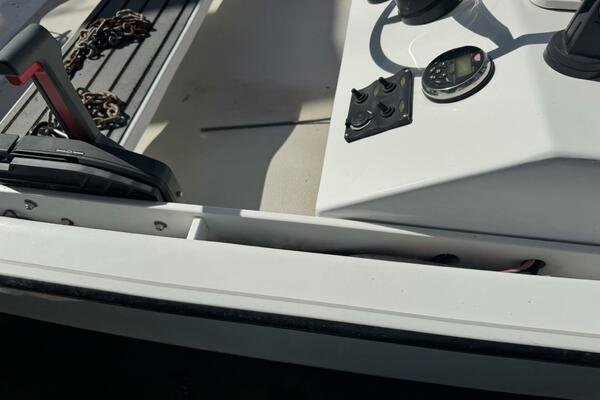 13ft Boston Whaler Yacht For Sale