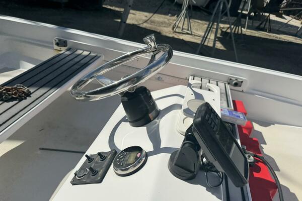 13ft Boston Whaler Yacht For Sale