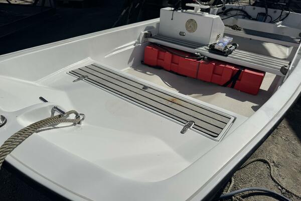 13ft Boston Whaler Yacht For Sale