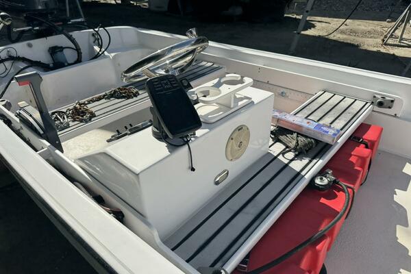 13ft Boston Whaler Yacht For Sale