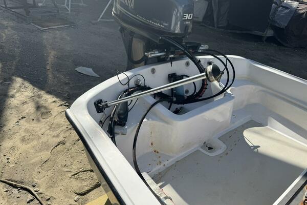 13ft Boston Whaler Yacht For Sale