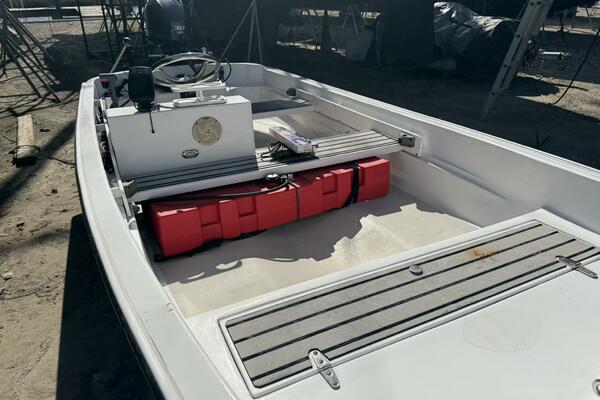 13ft Boston Whaler Yacht For Sale