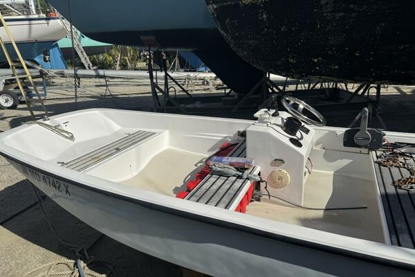 13ft Boston Whaler Yacht For Sale
