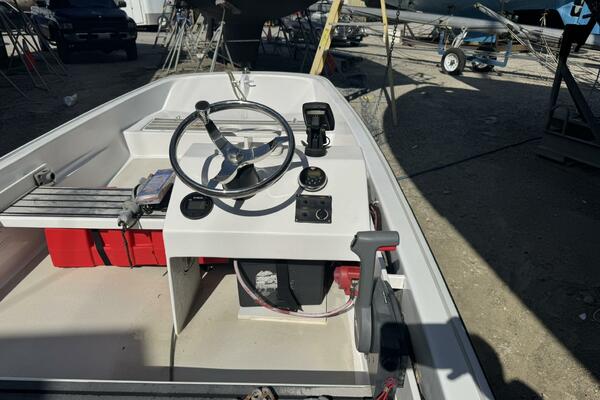 13ft Boston Whaler Yacht For Sale