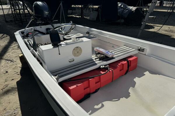 13ft Boston Whaler Yacht For Sale