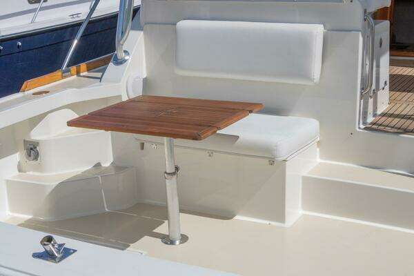 Grand Banks 38 Eastbay EX Yacht For Sale