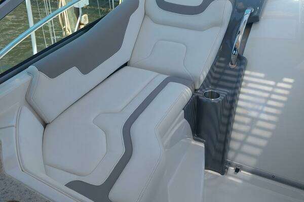 Photo of the 2011 Monterey 340 Sport Yacht